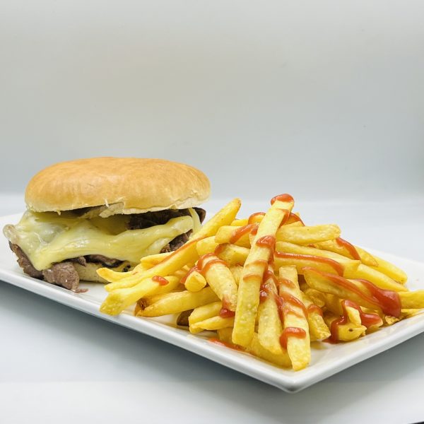 Sandwich Luco con Papas y Bebida